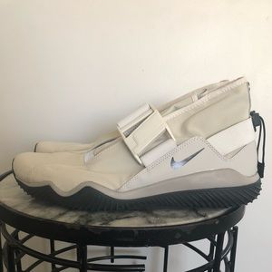 Nike Nylon Mid Rise Sneaker